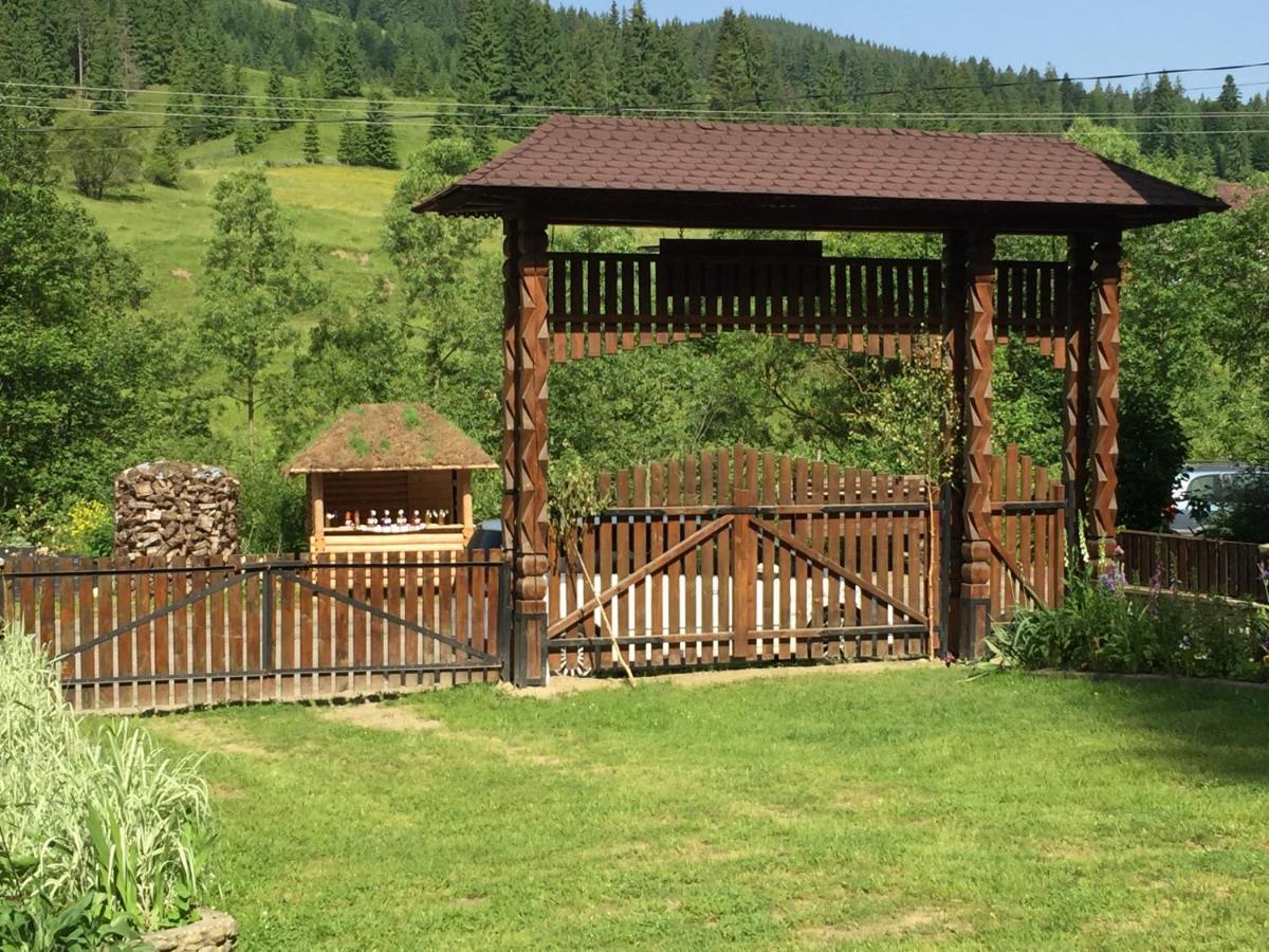 Pensiunea Agroturistica Casa Colinita Vatra Moldoviţei Eksteriør billede